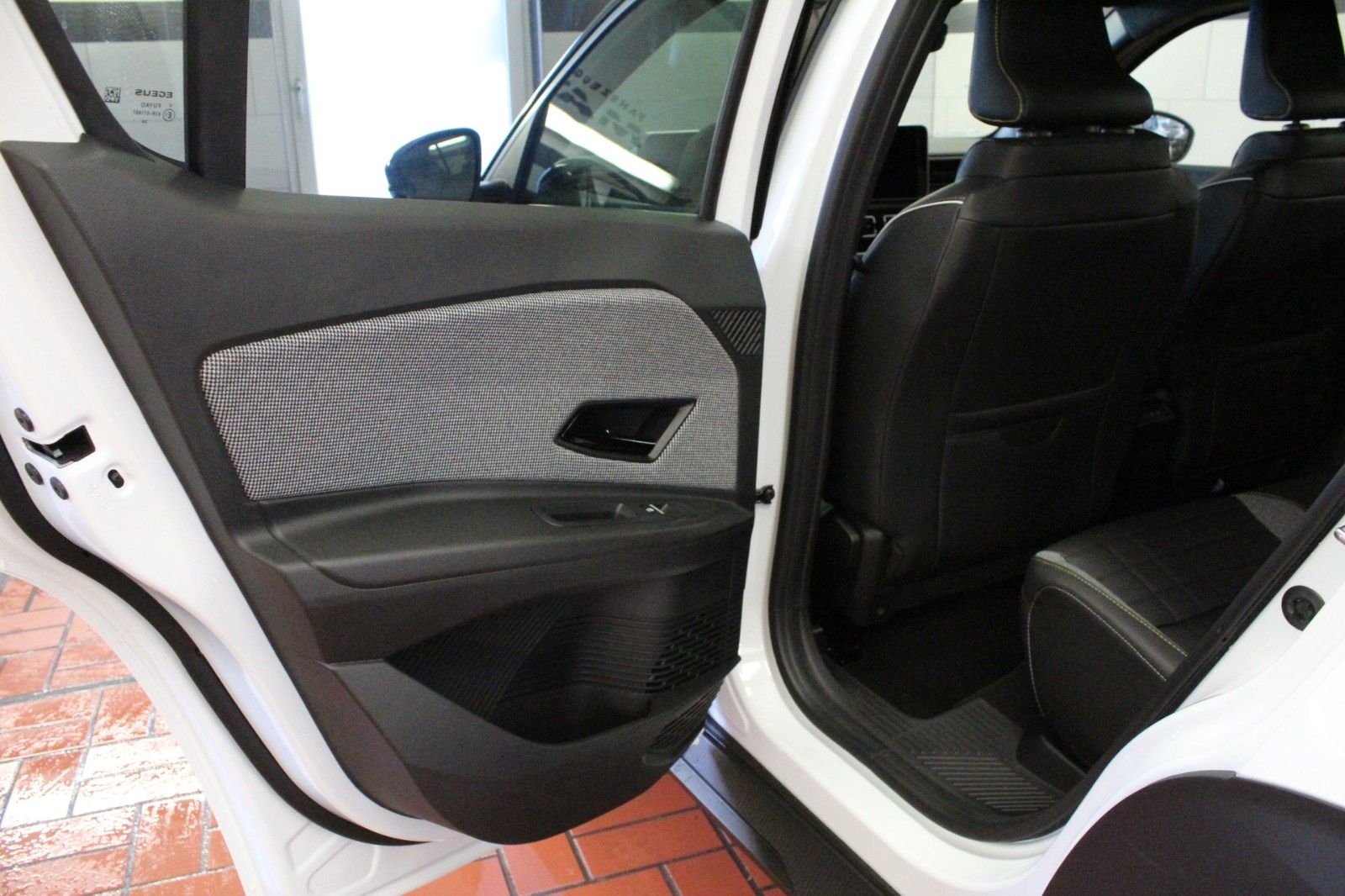 Fahrzeugabbildung Renault R 4 150 Comfort Range Iconic *Vollausstattung*