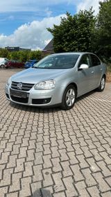 Volkswagen Jetta 1.6 Automatik - Volkswagen Jetta: Auto