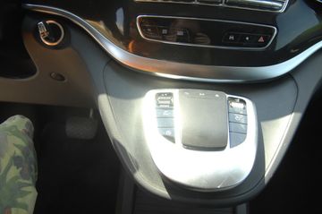 Mercedes V 220 - 10