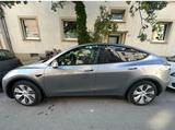 Tesla Model Y RWD Standard Range mit AHK Garantie 2028 - Tesla Model Y in Duisburg
