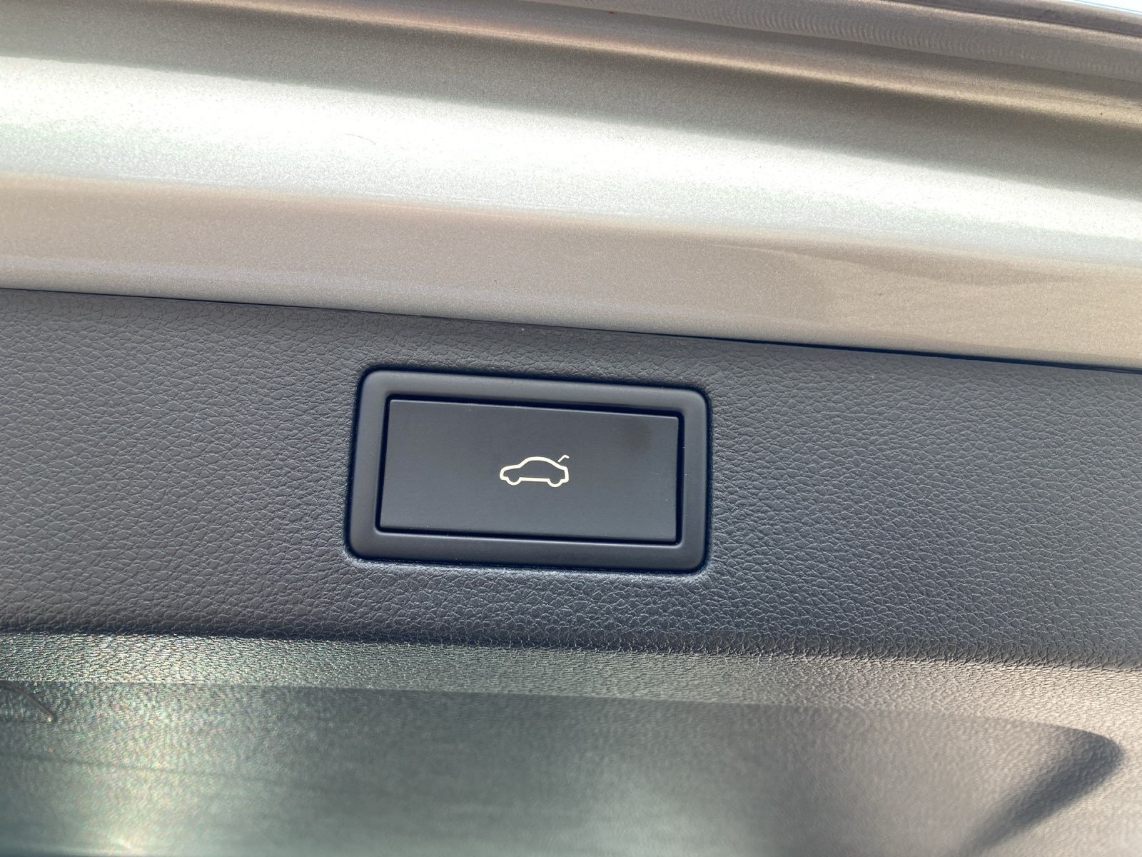 Fahrzeugabbildung SKODA Kamiq TSI Ambition LED Pano GRA PDC SH LM