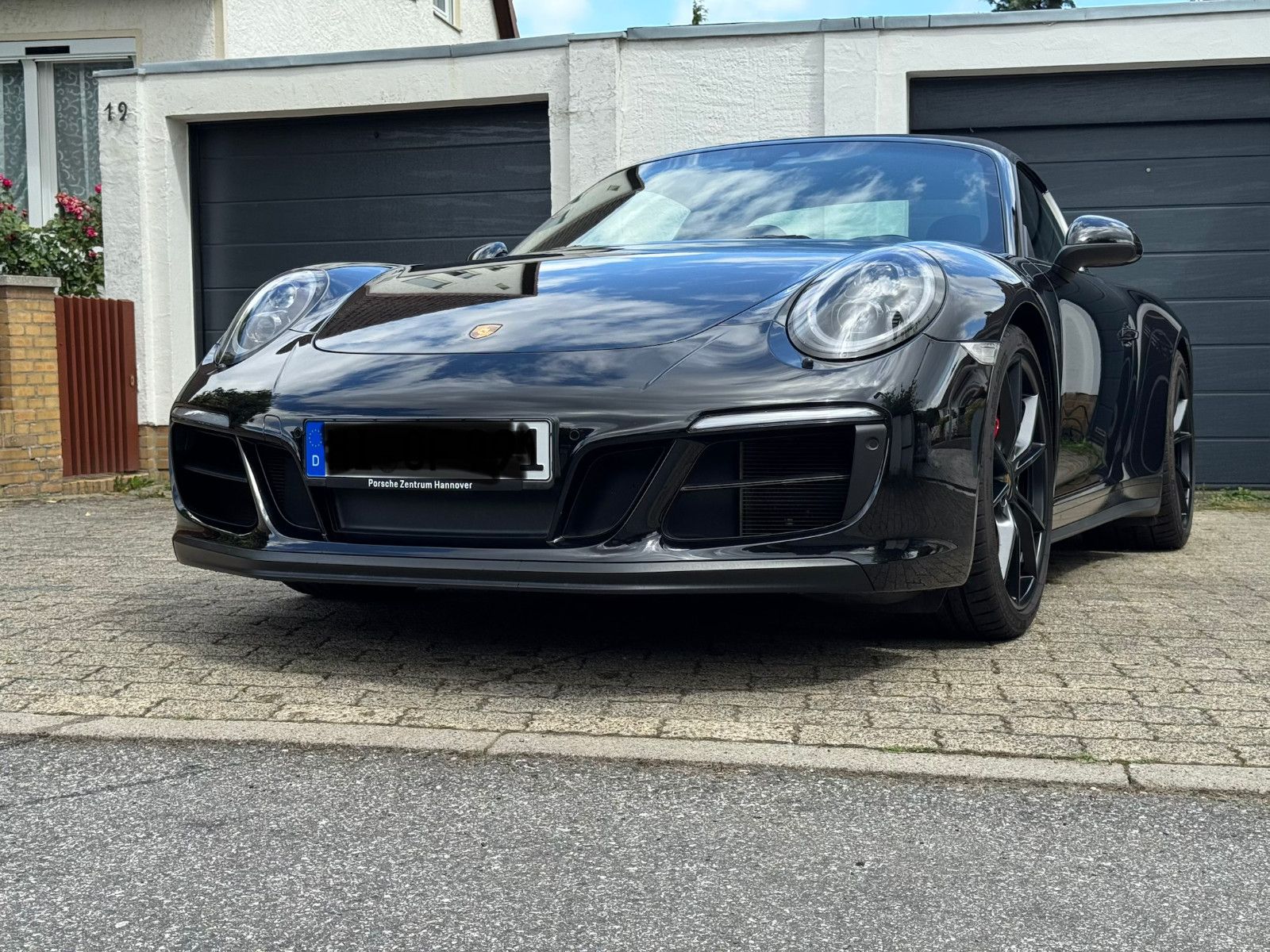 PORSCHE Wunderschöner Porsche Carrera 991.2 Targa 4 GTS 