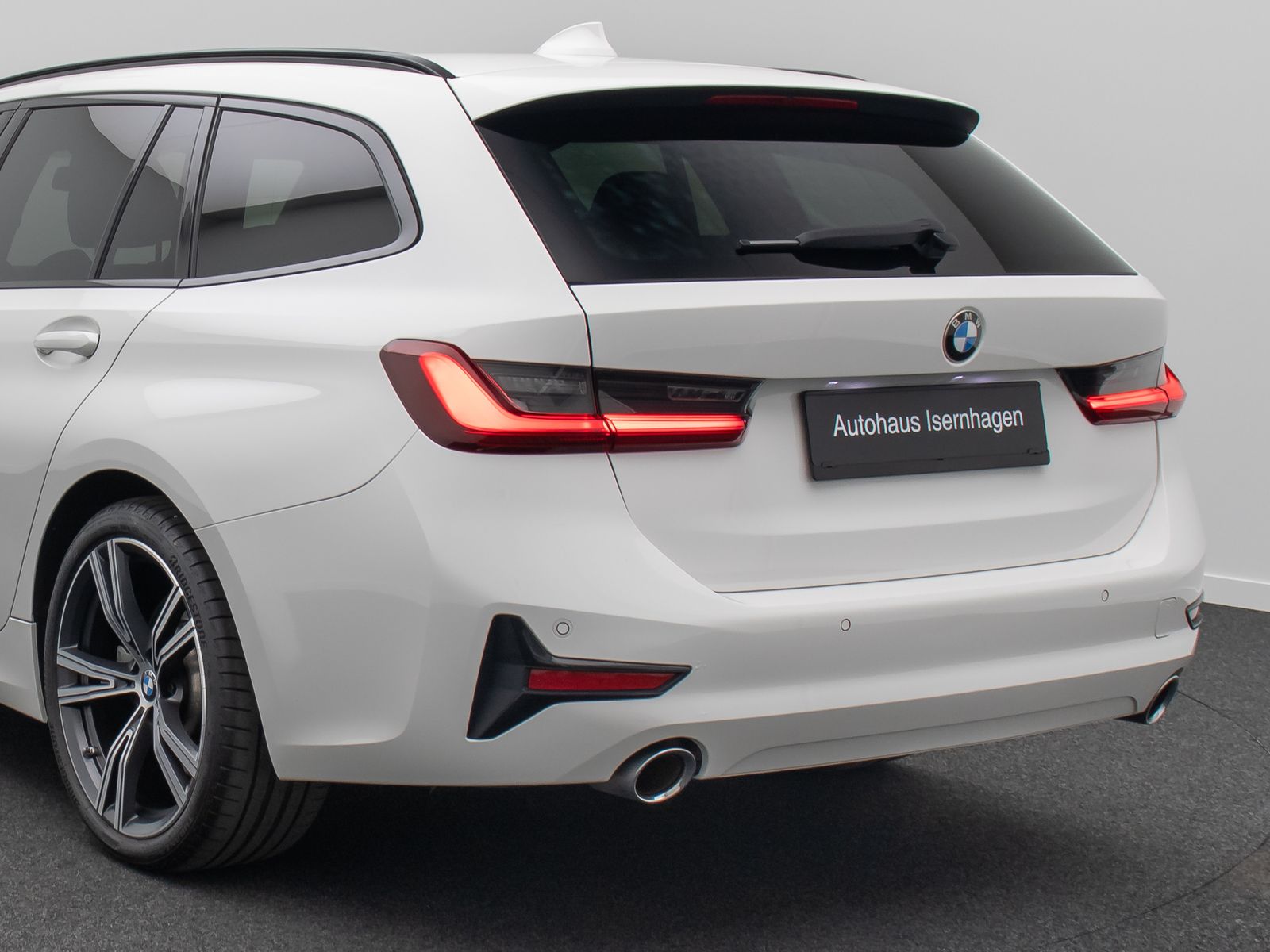 Fahrzeugabbildung BMW 330i Sport Line DAB Alarm MSport Lenkrhzg 19Zoll