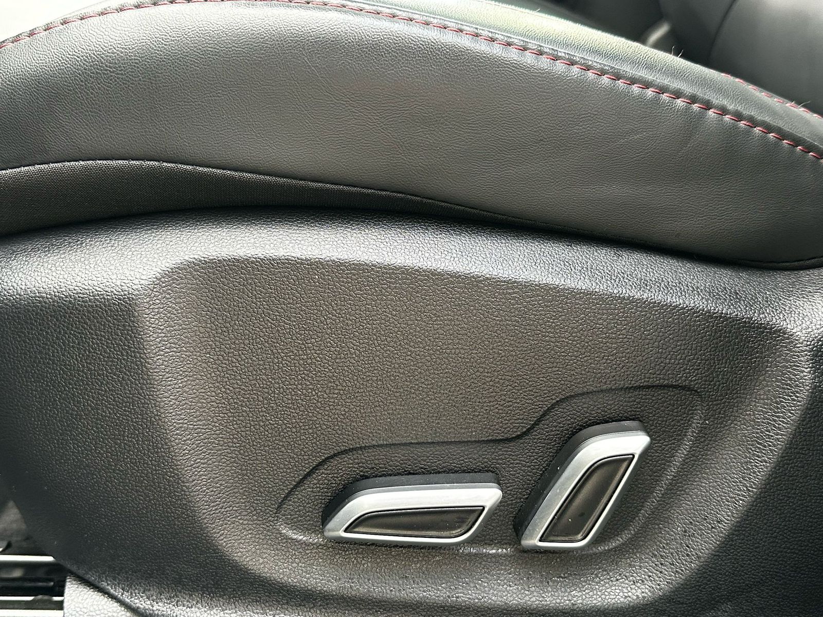 Fahrzeugabbildung MG EHS Luxury PANO+LEDER+NAVI+SHZ+KAMERA+ACC+360°+