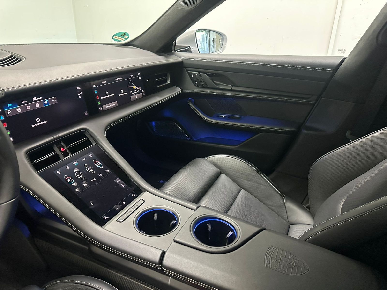 Fahrzeugabbildung Porsche Taycan Turbo *VOLL*KERAMIC*PANORAMA*