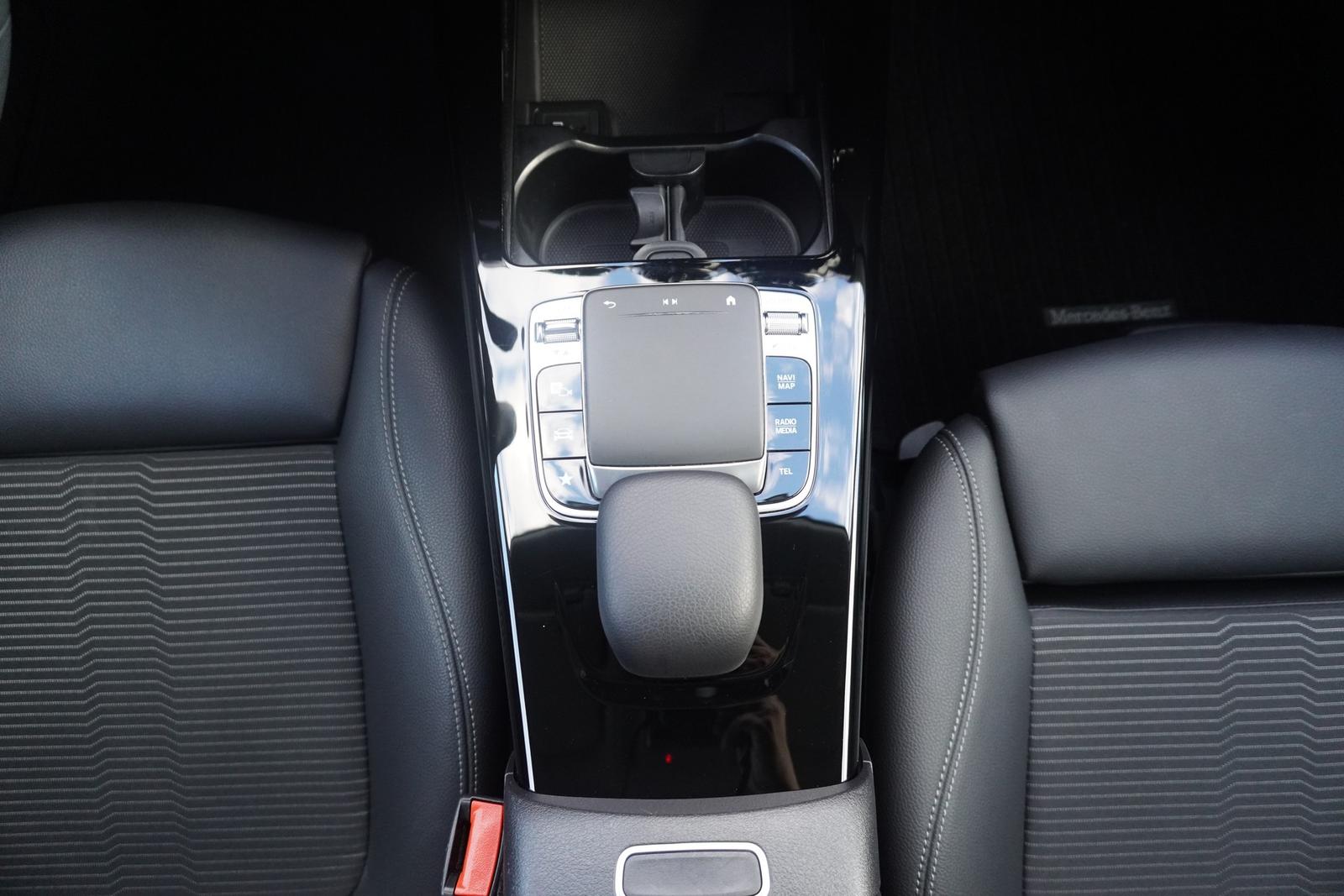 Mercedes-Benz A180 Progressive 7G-DCT LED Navi Kamera Tempomat