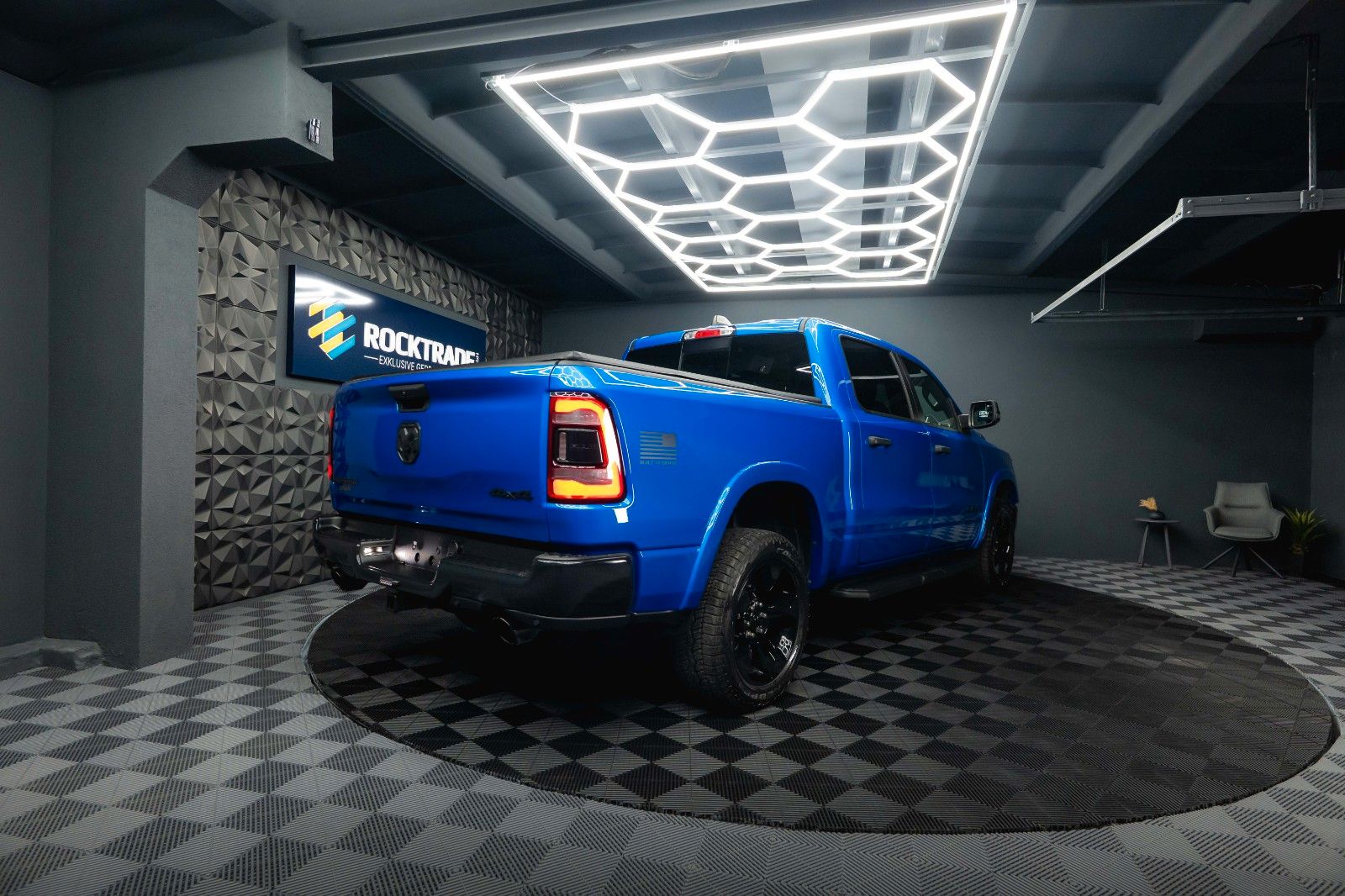 Fahrzeugabbildung Dodge RAM 5.7 V8 HEMI 4x4 Built to Serve AXLE LOCK LED