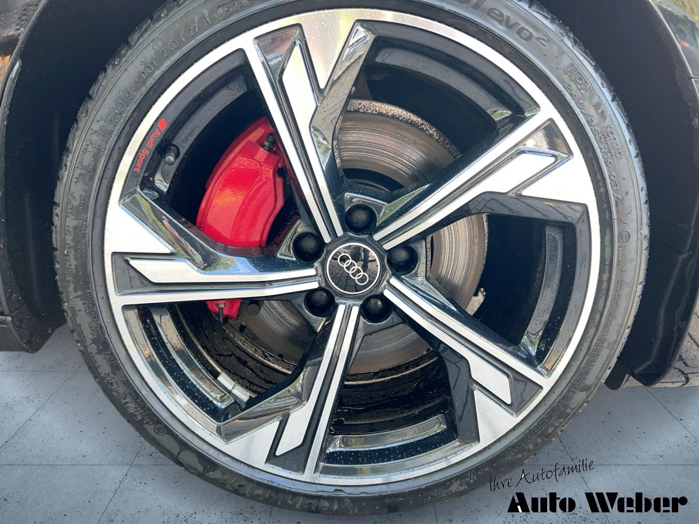 Audi A4 Avant 45TFSI qu. S-line Matrix Pano AHK Tour