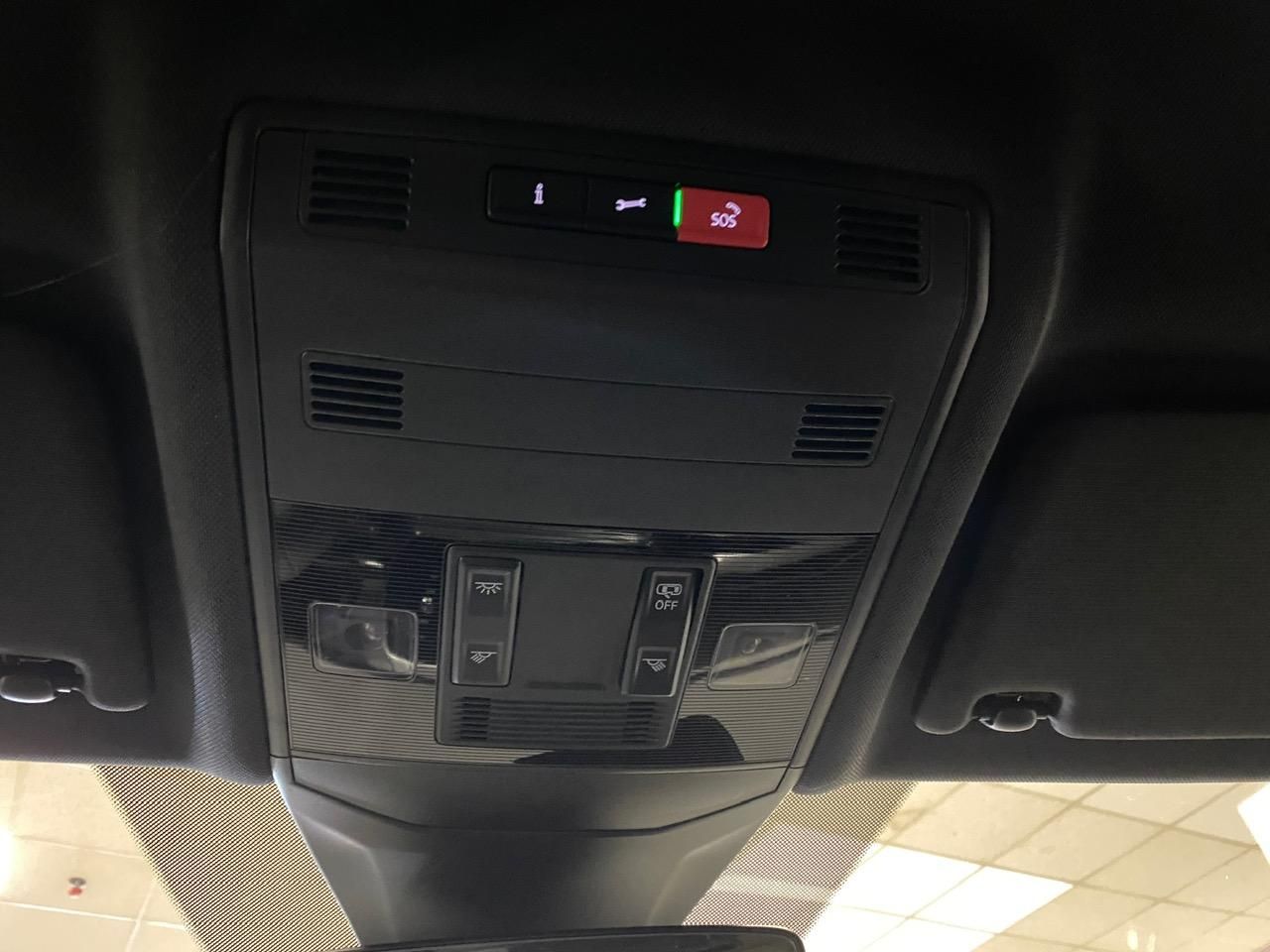 Fahrzeugabbildung Volkswagen T-Cross 1.5 TSI DSG BLACK STYLE R-Line+AHK+ACC++