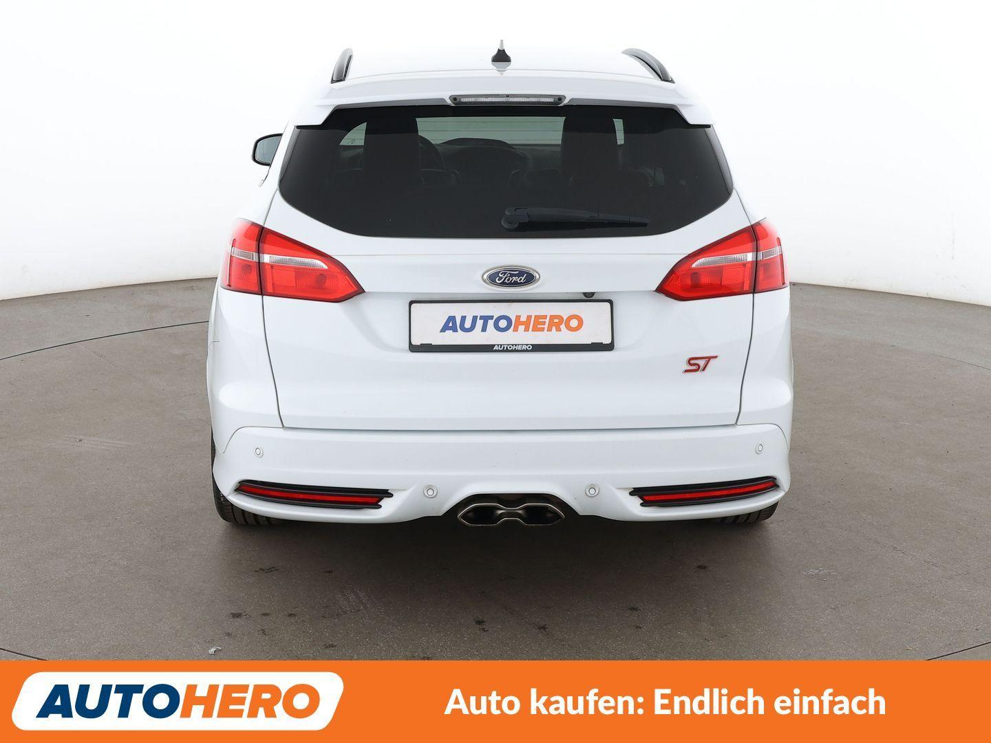 Ford Focus 2.0 EcoBoost ST*NAVI*XENON*TEMPO*CAM*PDC*