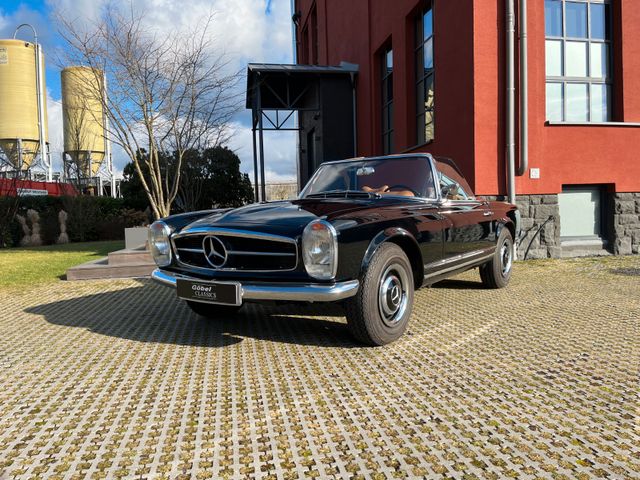 Mercedes-Benz 230SL Pagode