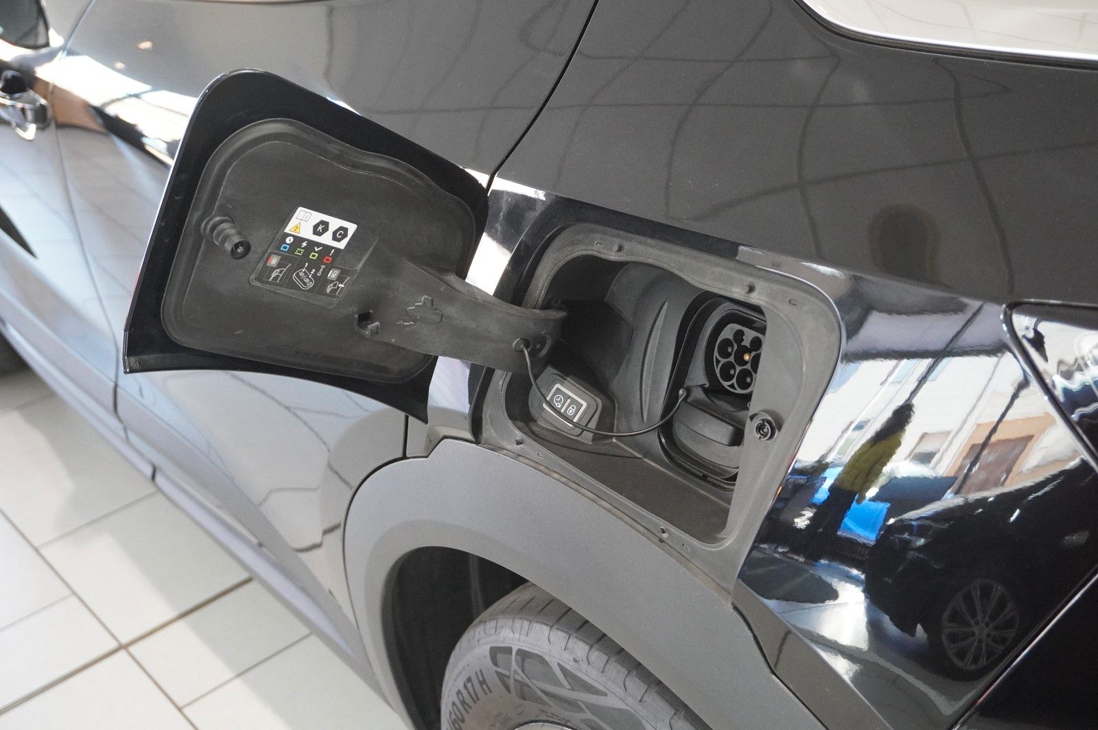 Fahrzeugabbildung Opel Mokka-e ELEGANCE 3-PHASIG NAVI/LED/KAMERA/DAB+