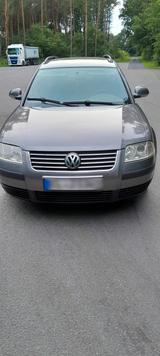 Volkswagen Passat Variant 1.6 Benzin 2.Hand - gebrauchte Volkswagen Passat Variant aus dem Jahr 2004