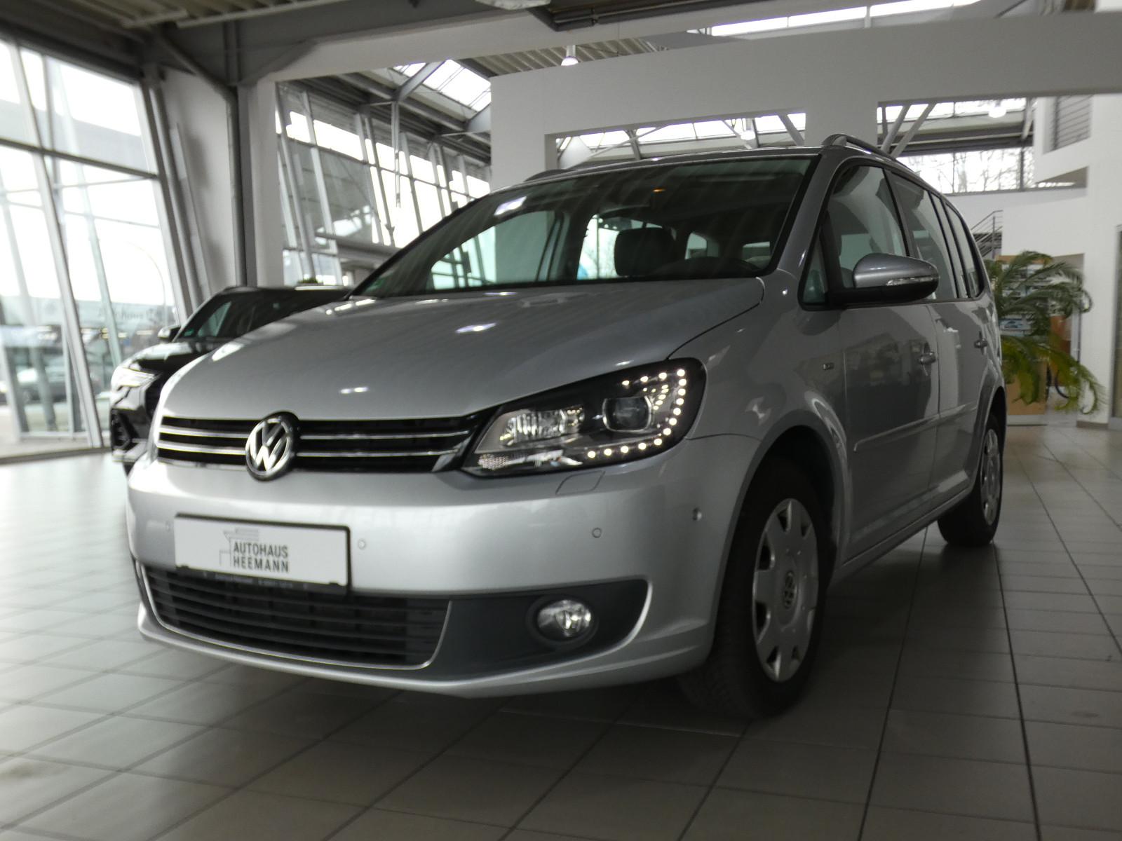 Volkswagen Touran Life 2,0l TDI 140PS DSG Xenon 1. Hand