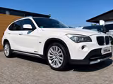 BMW X1 25 i xDrive Pano|X-Drive|SitzhzKlima|PDC|Temp - BMW X1: Drive