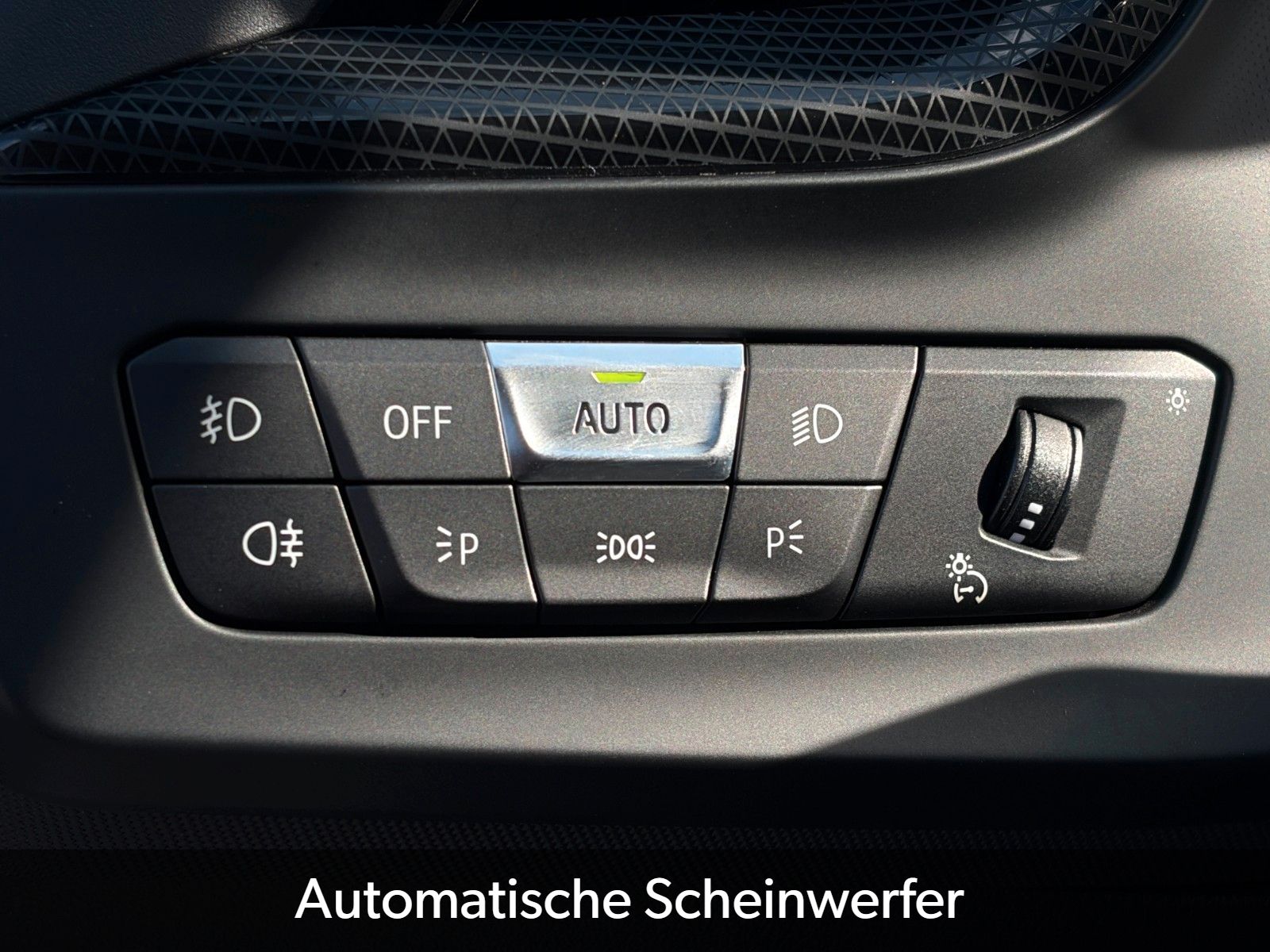 Fahrzeugabbildung BMW 118i M Sport SHZ HiFi Adap. LED PDC TEMP CarPlay