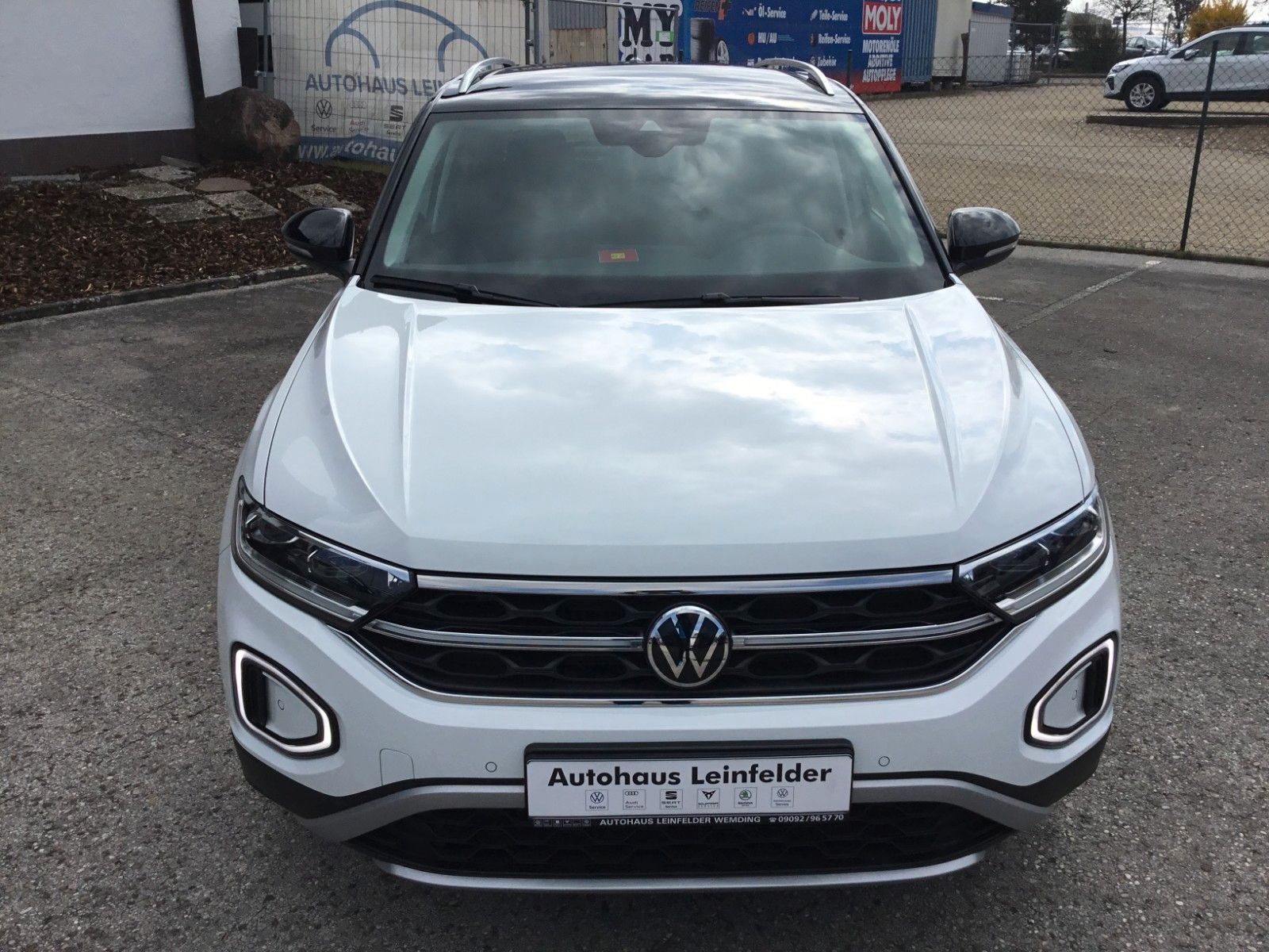 Fahrzeugabbildung Volkswagen T-Roc 1.5 TSI DSG Style+ACC+MatrixLED+Kessy+Navi