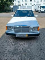 Mercedes-Benz 200 E Oldtimer - gebrauchte Mercedes-Benz 200 aus dem Jahr 1990