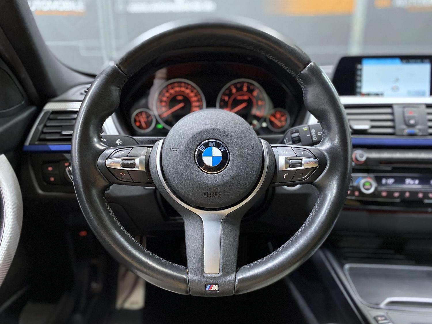 Fahrzeugabbildung BMW 318 d M Sport Shadow #LED#Leder#Tempomat#AHK#Nav