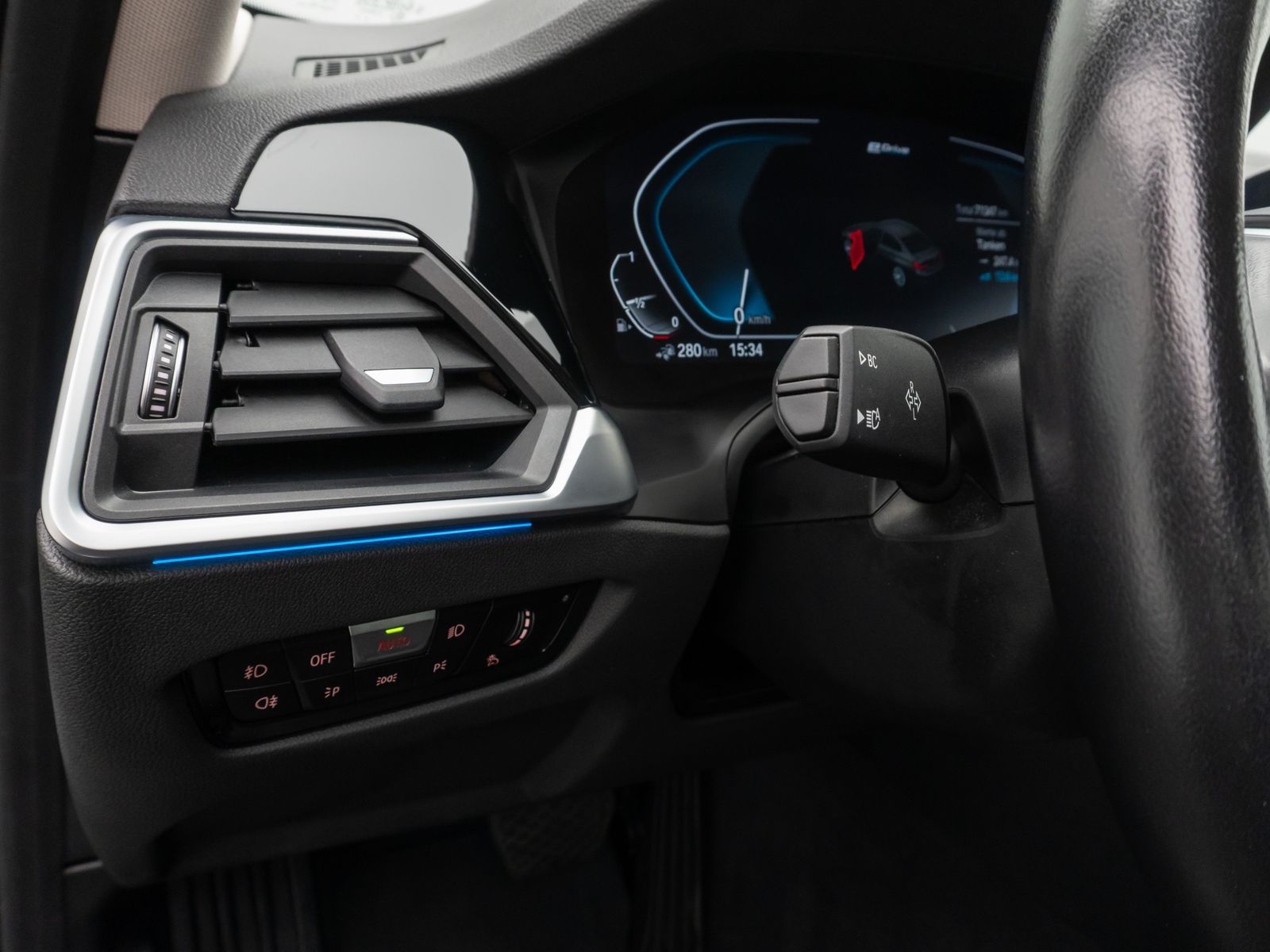 Fahrzeugabbildung BMW 320e Sport Line DAB CockPitPr Lenkrhzg AHK Alarm