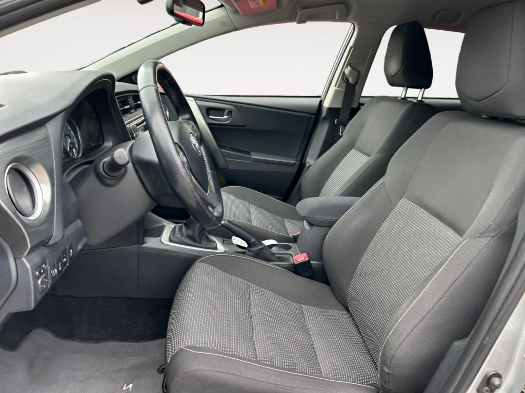 Fahrzeugabbildung Toyota Auris 1.6 Valvematic Touring Sports Life