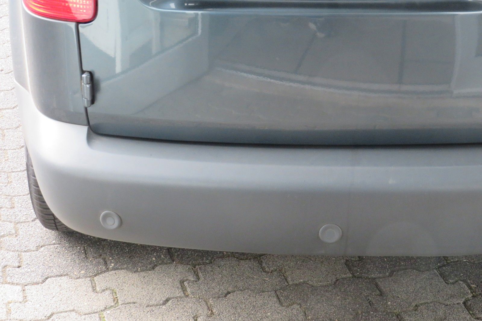 Fahrzeugabbildung Volkswagen Caddy Kasten KLIMA PDC WERKSTATTSCHRÄNKE 1.HAND