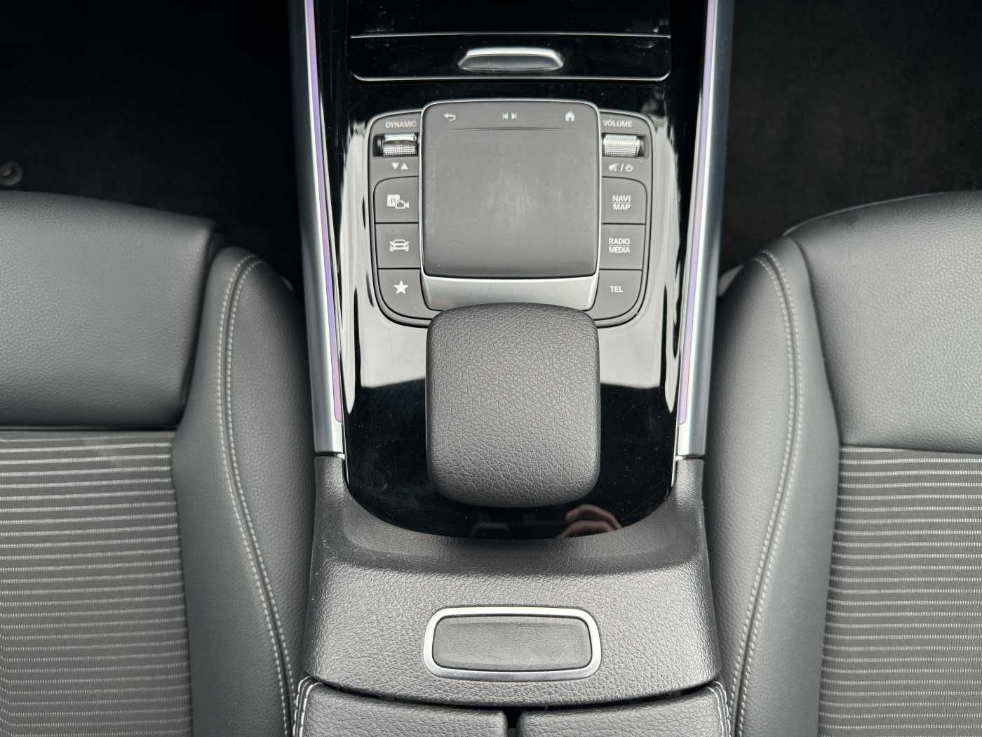 Fahrzeugabbildung Mercedes-Benz EQA 300 4Matic Progressive+RKamera LED+IHC+TOTW+