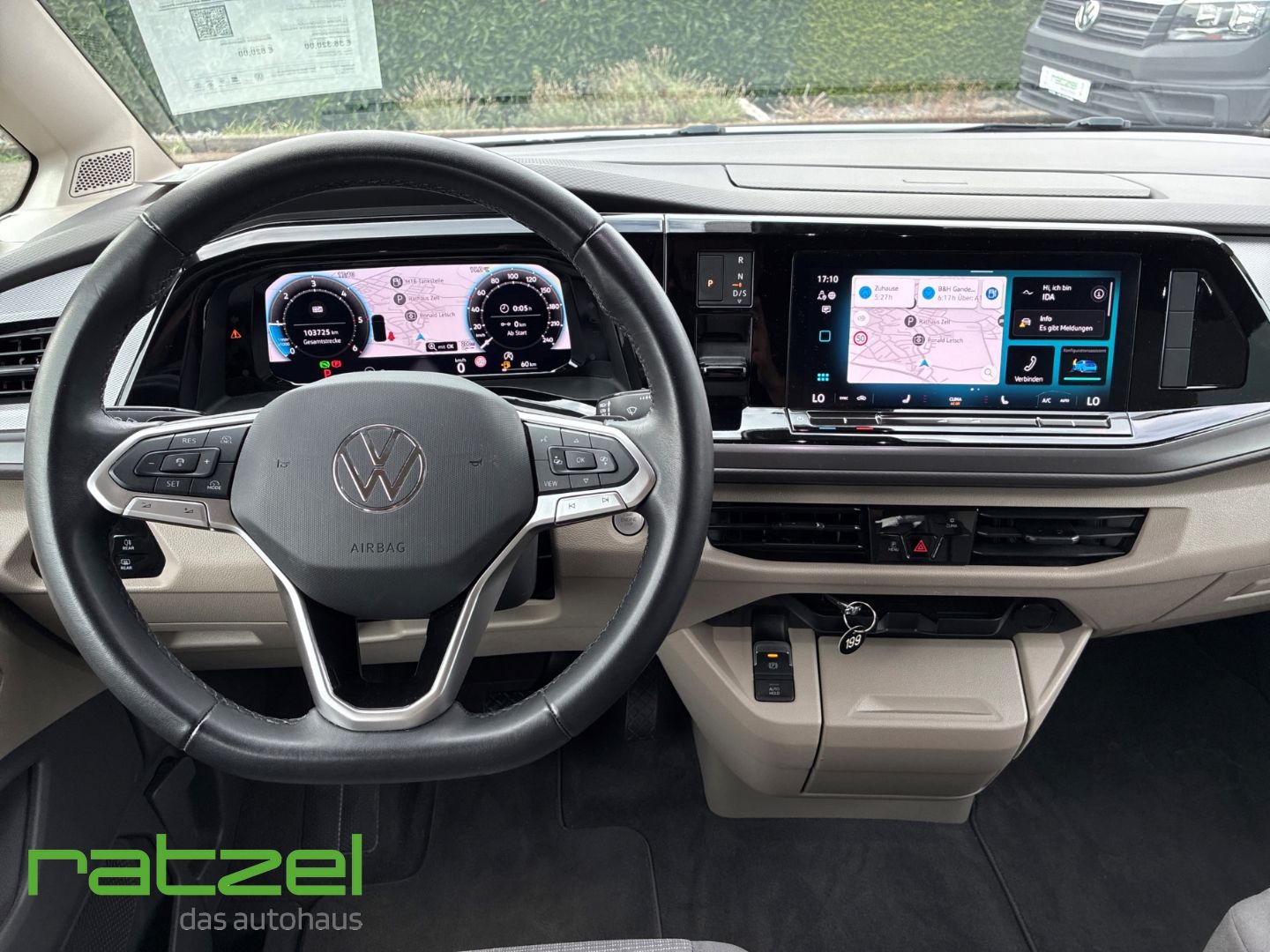 Fahrzeugabbildung Volkswagen T7 Multivan 2.0 TDI 7-Gang DSG KÜ Navi AHK LED A