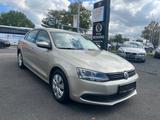 Volkswagen Jetta VI Trendline 77Kw/Rentner/Klima/Si-Hz/Tüv/ - Volkswagen Jetta: R