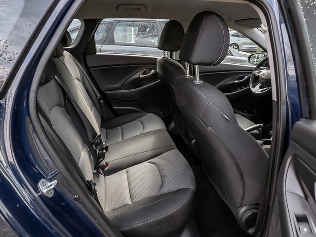 Hyundai i30 cw Pure Kamera Navi SHZ PDC TEMP