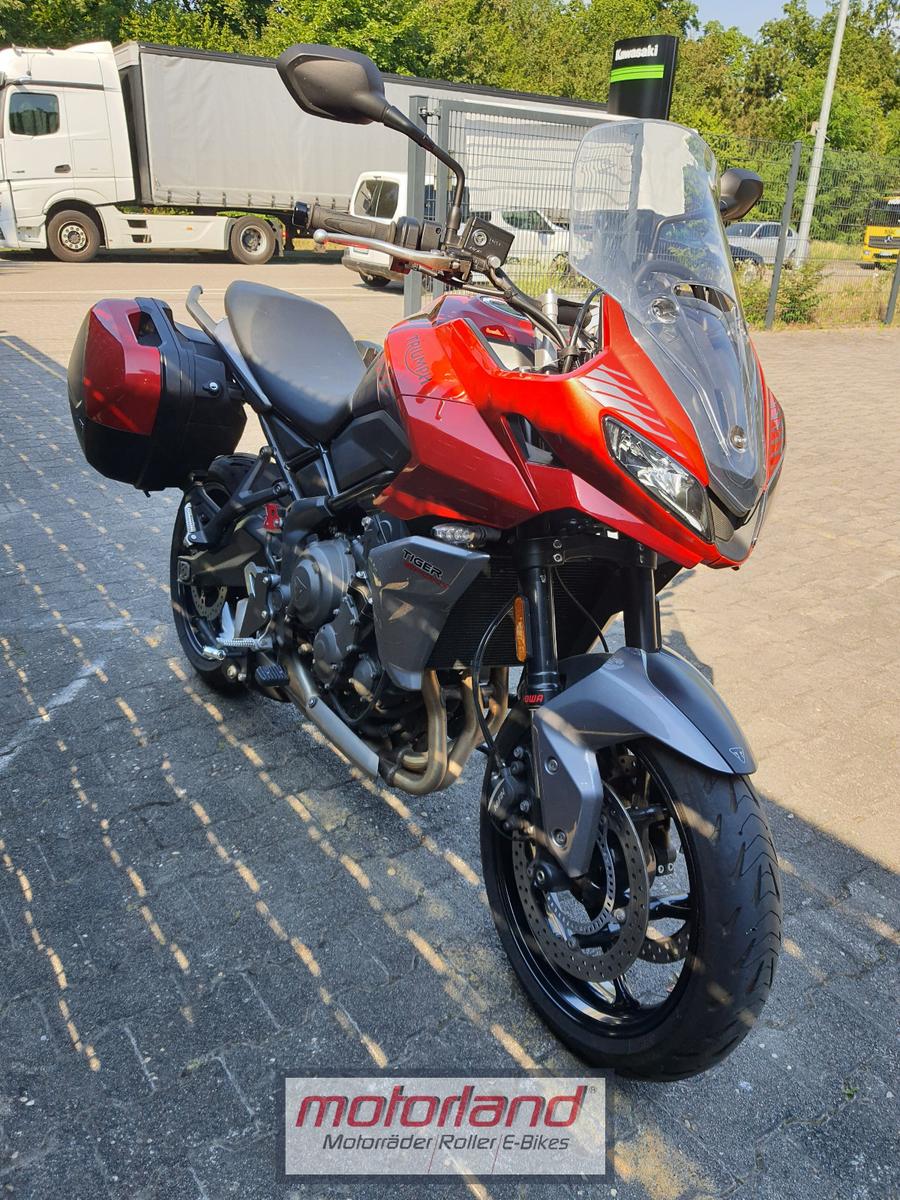 Triumph Tiger Sport 660 / wenig km / mit Extras