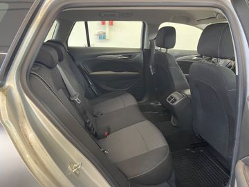 Opel Insignia - 10