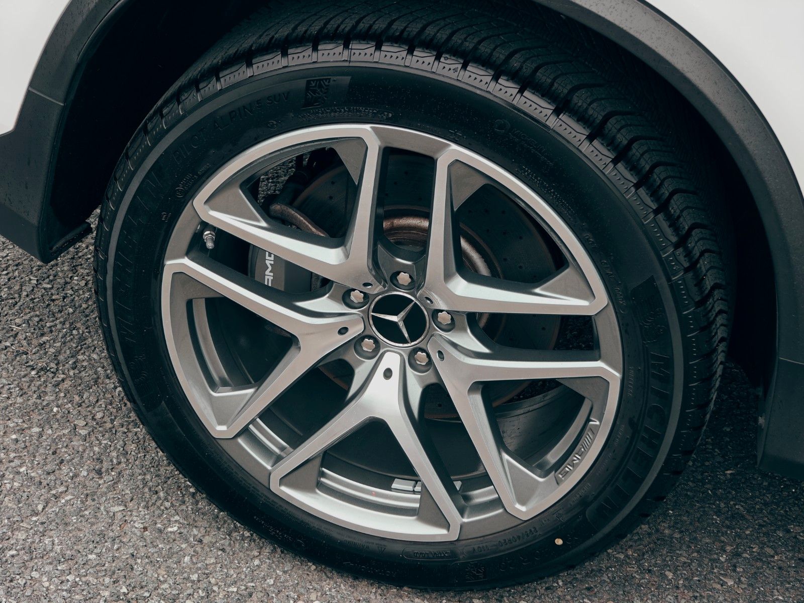Fahrzeugabbildung Mercedes-Benz GLC 63 AMG 4Matic+, Burmester, Schalensitze, 360