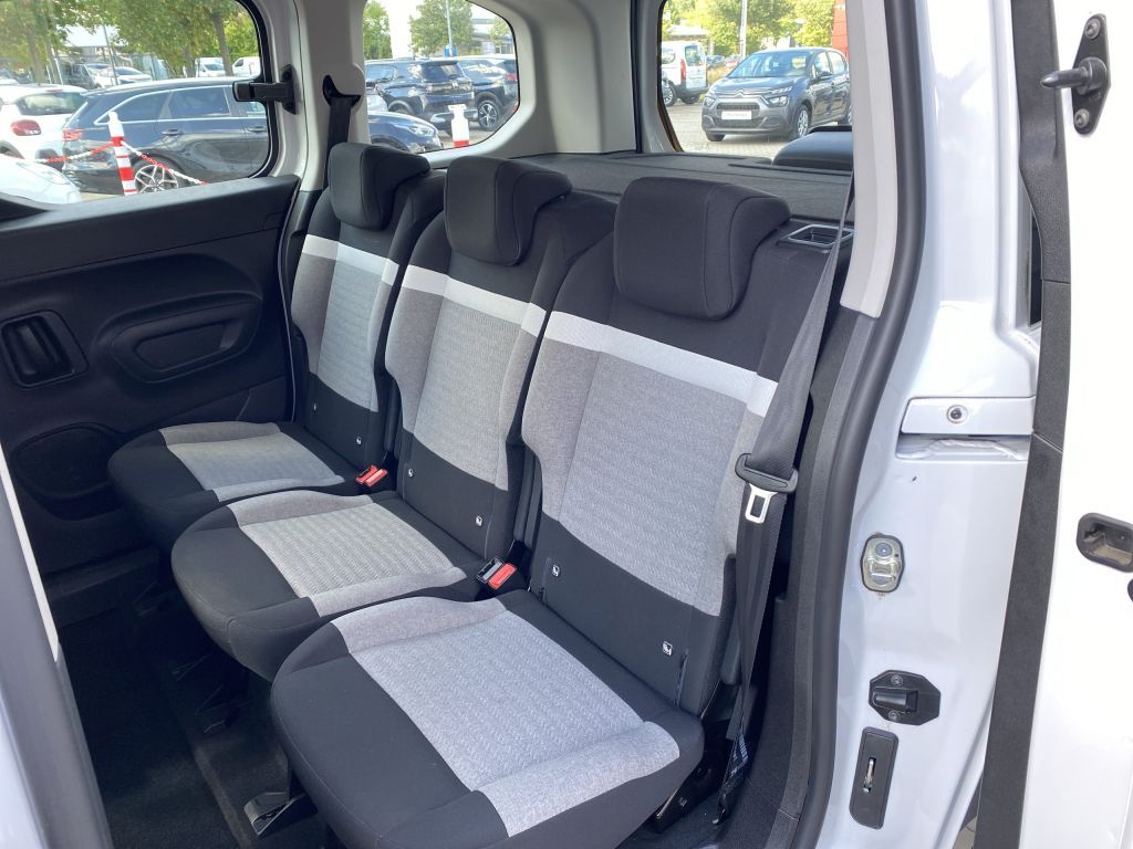 Fahrzeugabbildung Citroën Berlingo MPV M PureTech 110 FEEL *Keyless*Klimaa
