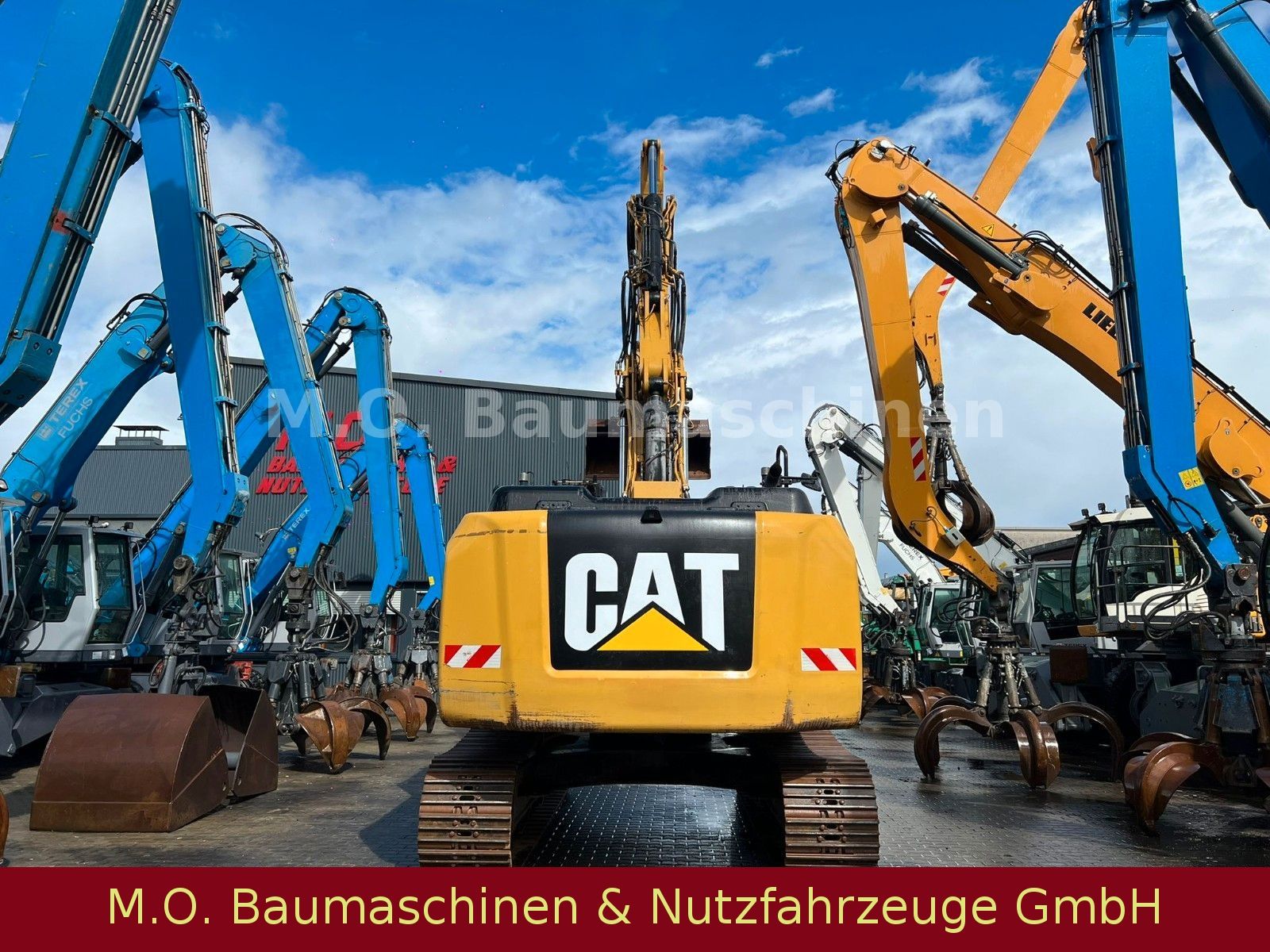 Fahrzeugabbildung CAT 323 EL /Trimble 3 D  VSA / Oilquick OQ 70/55