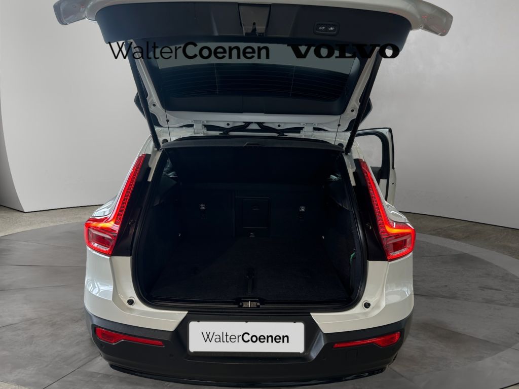 VOLVO XC40 B4 B DKG Plus Dark Fahrerassistenz-Paket VOLVO XC40 B4 B DKG Plus Dark Fahrerassistenz-Paket