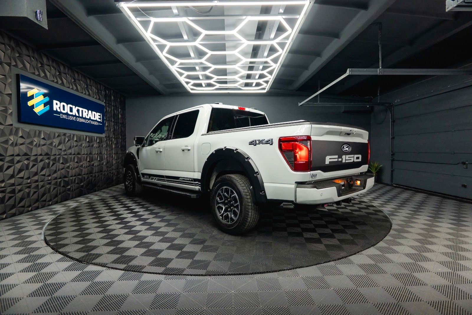 Fahrzeugabbildung Ford F150 3.5L V6 PowerBoost RAPTOR Twin-Turbo 4x4