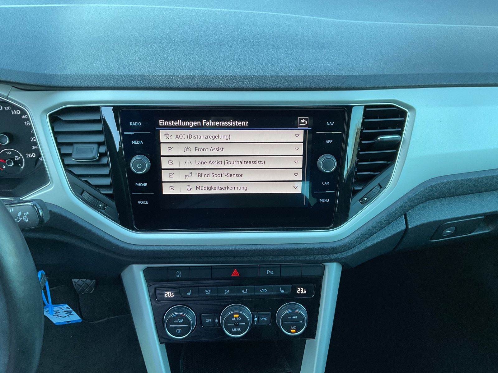 Fahrzeugabbildung Volkswagen T-Roc Cabriolet 1.5 TSI Style,AHK,GJR,ACC