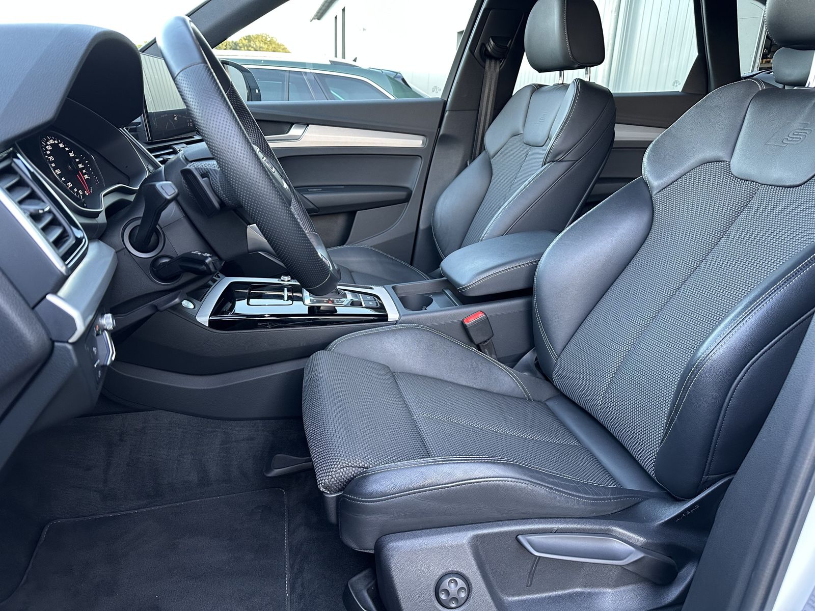 Fahrzeugabbildung Audi Q5 40 TDI Quattro S-Line NAV+LED+HUD+ACC+19ZO+PP