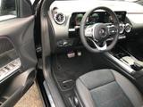 Mercedes-Benz EQA 250 +AMG+19Z+Night+Keyl.+360°+AHK+Fahrass. - schwarze Mercedes-Benz EQA