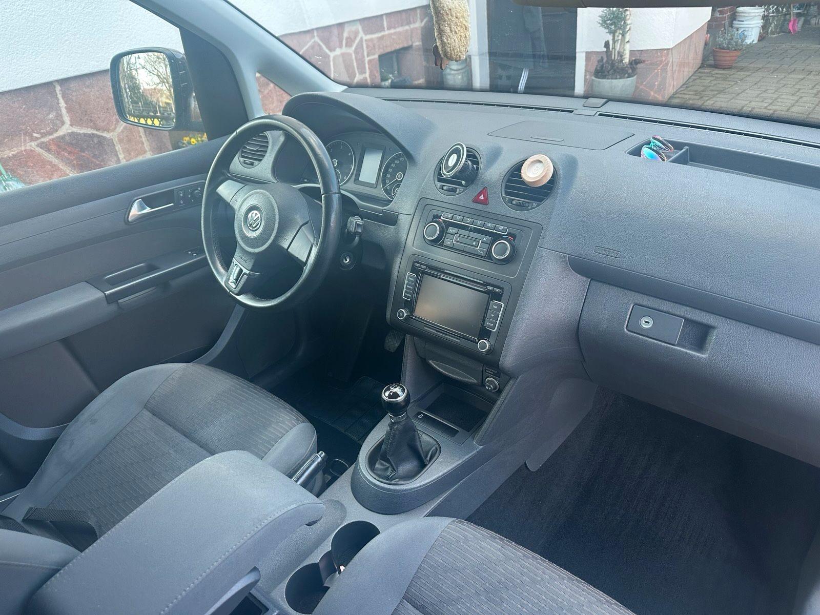 Volkswagen Caddy 2012 — engine 102 HP (75kW)