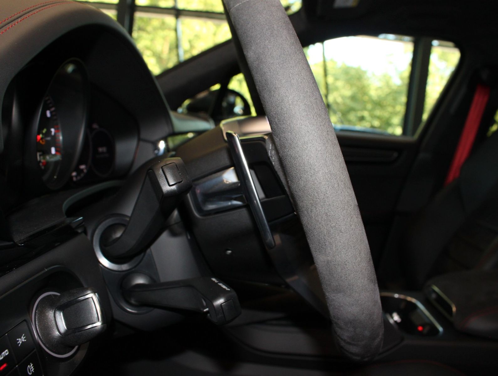 Fahrzeugabbildung Porsche Cayenne GTS Sport Chrono+Sport Design+HUD+ACC