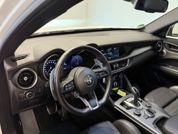 Alfa-Romeo Stelvio - 11