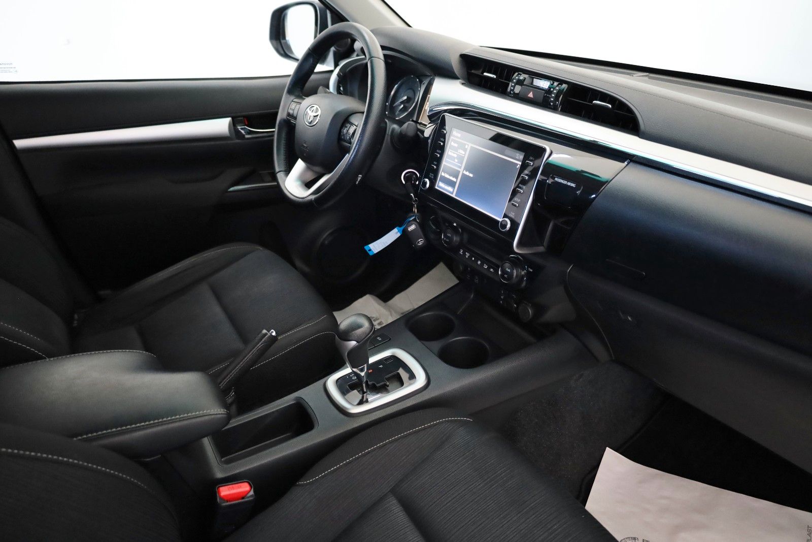 Fahrzeugabbildung Toyota Hilux 2.8 D-4D Comfort,Kamera,Rollbügel,AHK