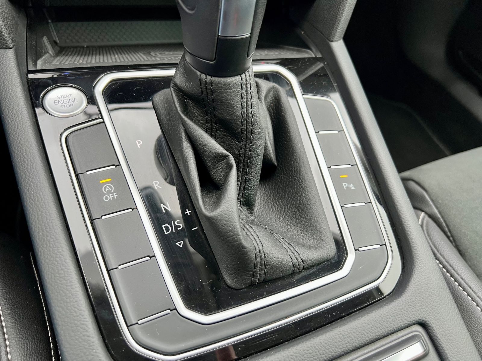VW Passat Variant Elegance AAC AHK GZJR CARPLAY