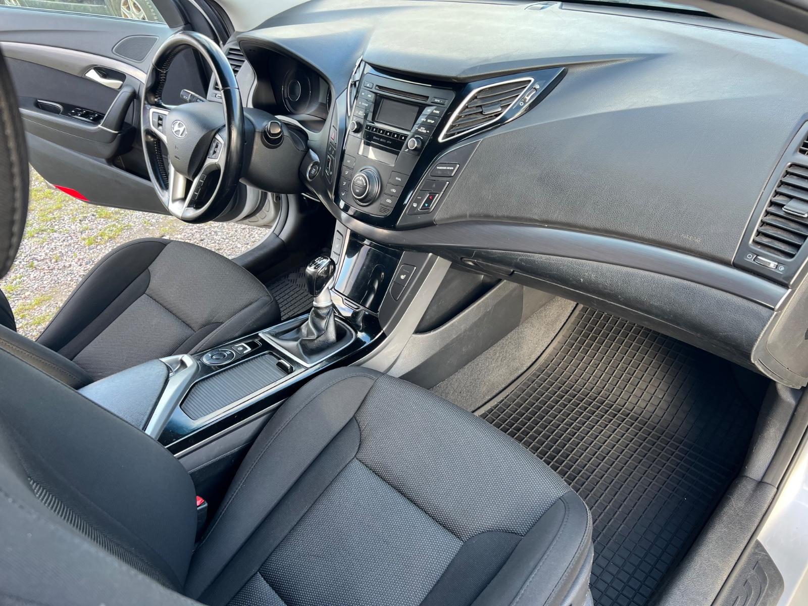 Hyundai i40 2013 — photo 13