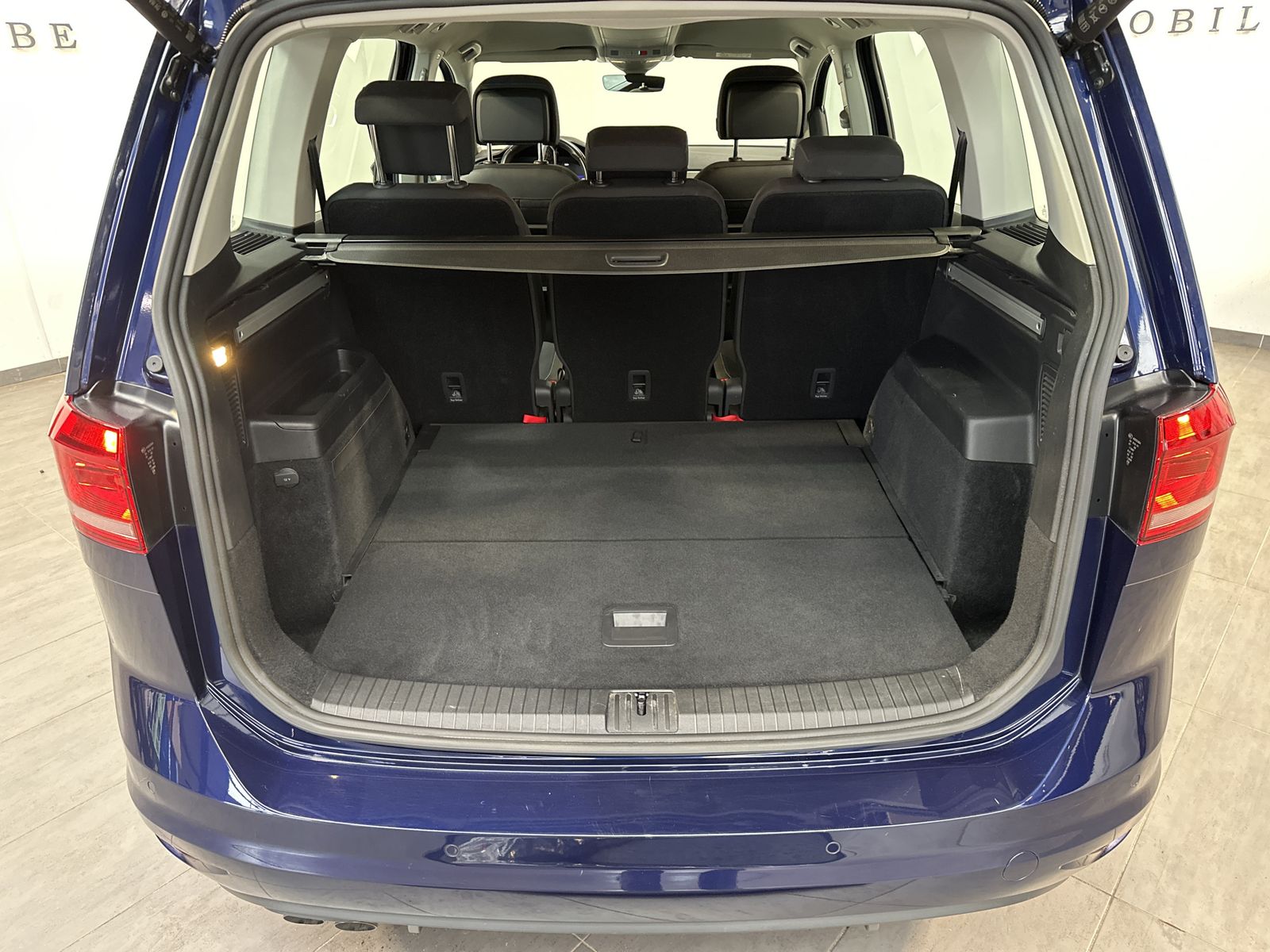 Fahrzeugabbildung Volkswagen Touran 2.0 TDI DSG CL NAV+ACC+DIGDISPLAY+KAM+1HD