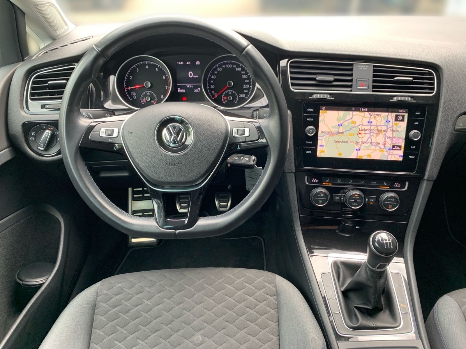 Fahrzeugabbildung Volkswagen Golf VII 1.0 TSI BMT/Start-Stopp Join Navi