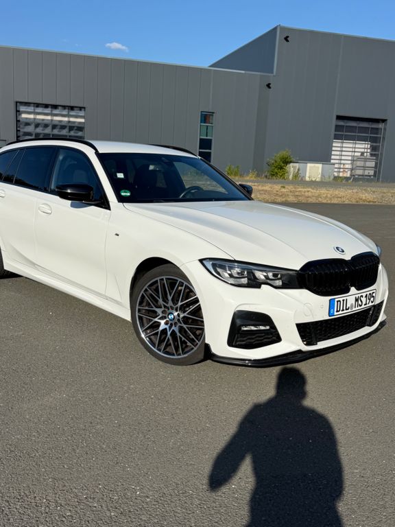 Image of BMW 320