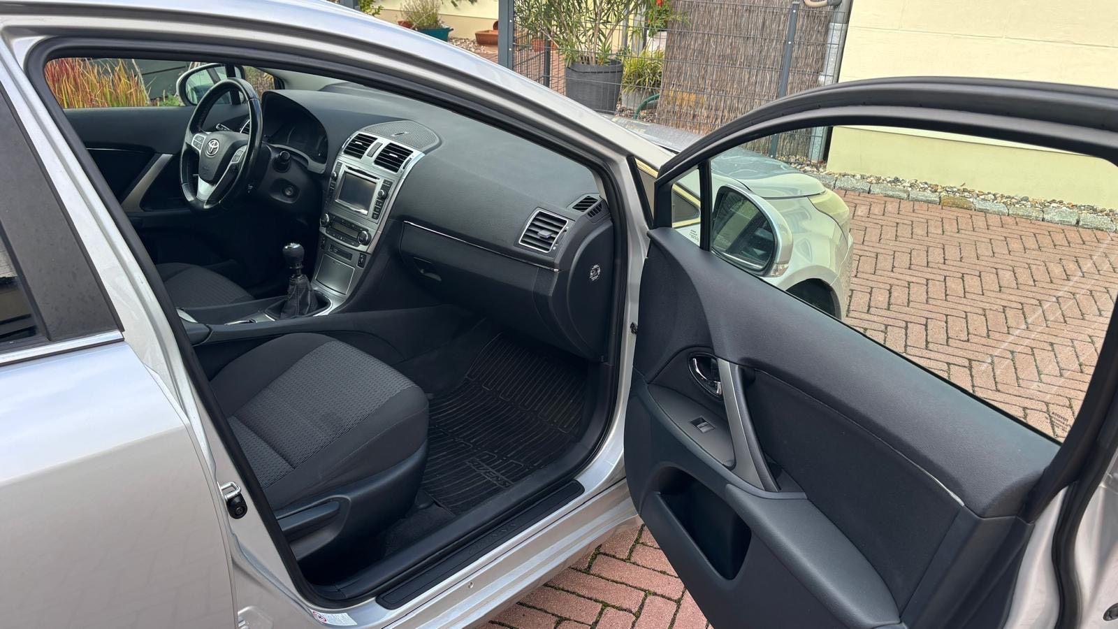 Toyota Avensis 2012 — photo 6